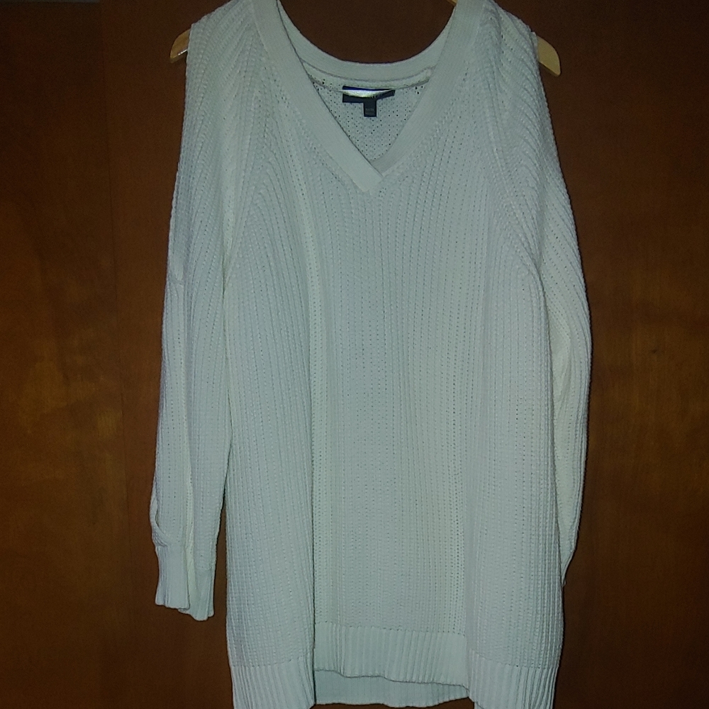 Cold Shoulder White V Neck Sweaters